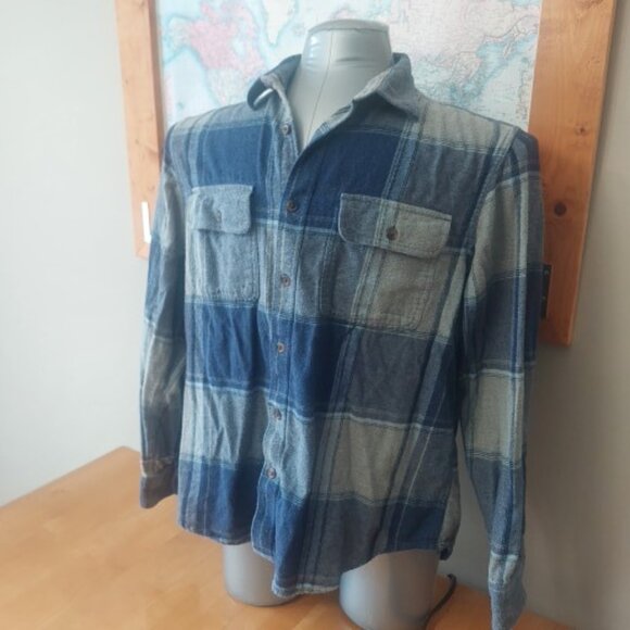 Old Navy Men's Blue and Grey Plaid Flannel Cotton Button Up Shirt Large - Picture 1 of 9